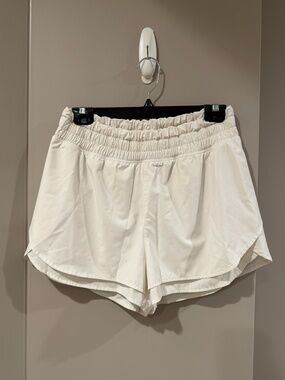 White Calia Sz M Shorts